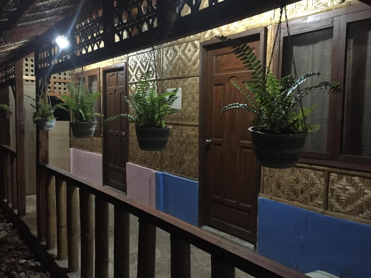 Bohemian Bohol Hostel Panglao Eksteriør billede
